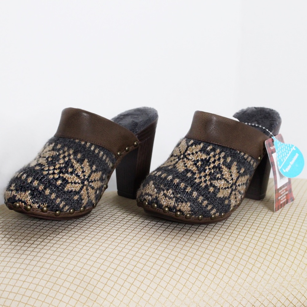 NWT MUK LUK WINTER CLOGS